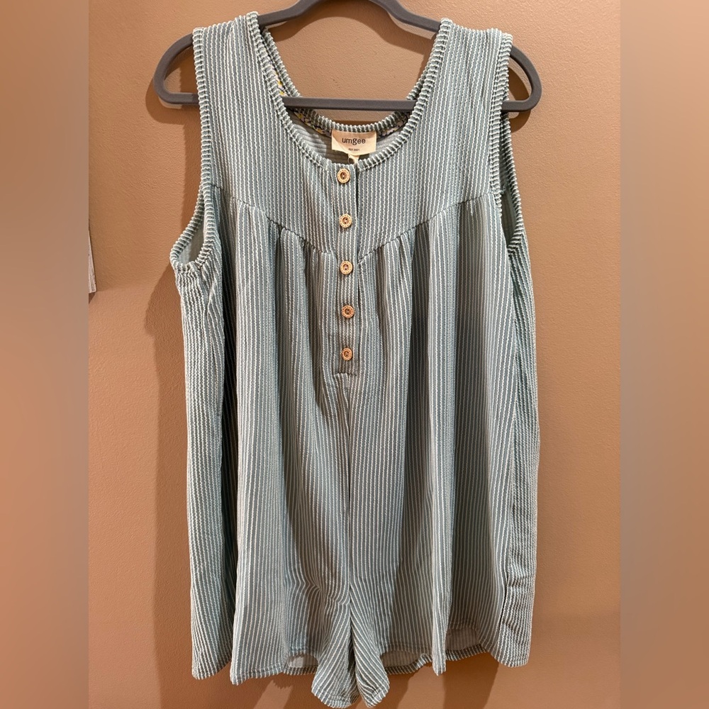 🌿 Umgee Striped Sleeveless Romper – Size Medium